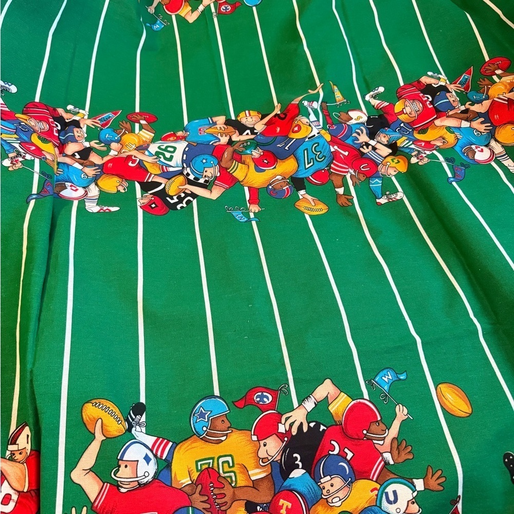 Vintage Fashion Industries 1995 Football Party Tablecloth 60" x 80" - Picture 5 of 8
